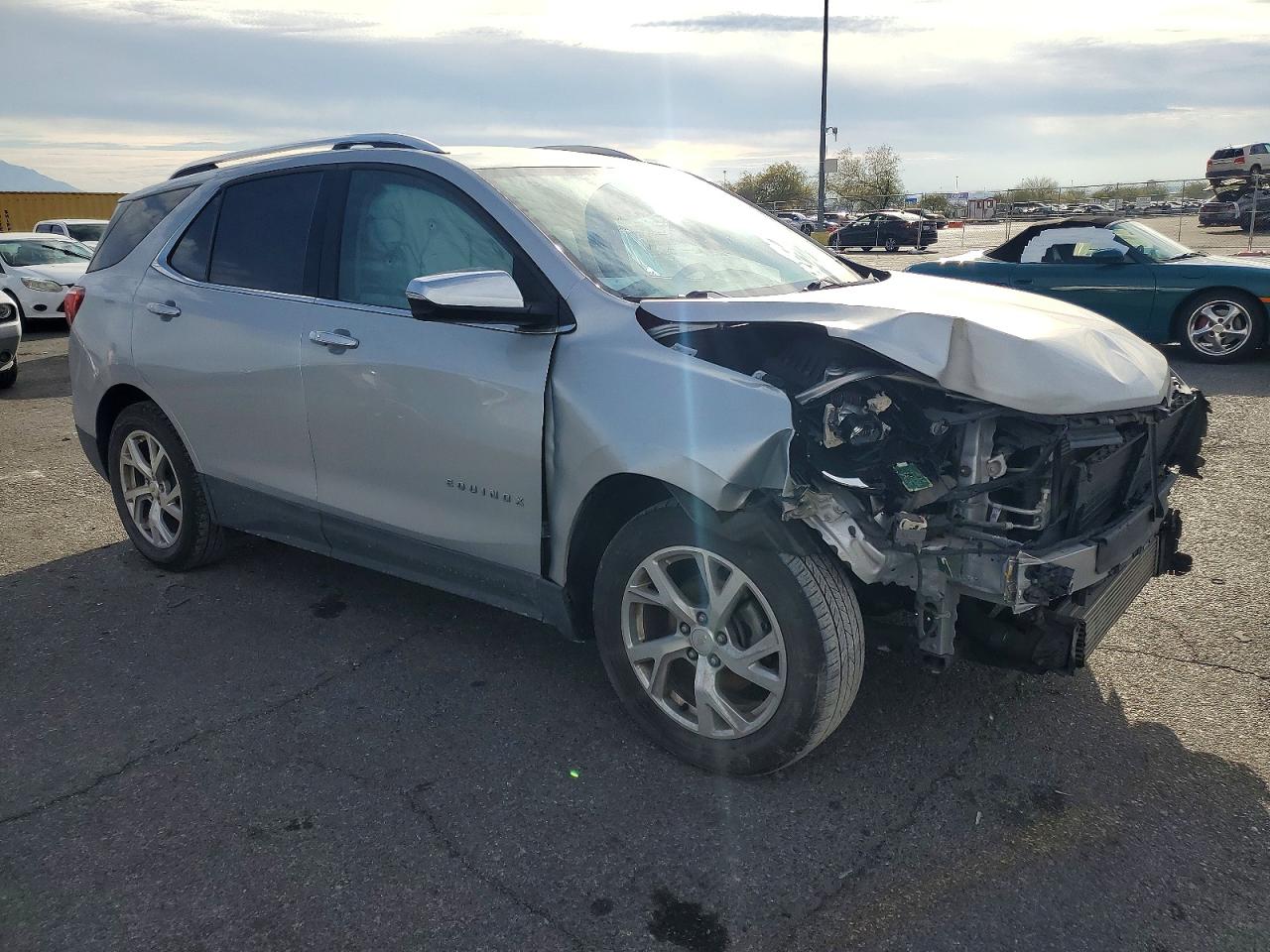 2018 CHEVROLET EQUINOX PREMIER photo 4