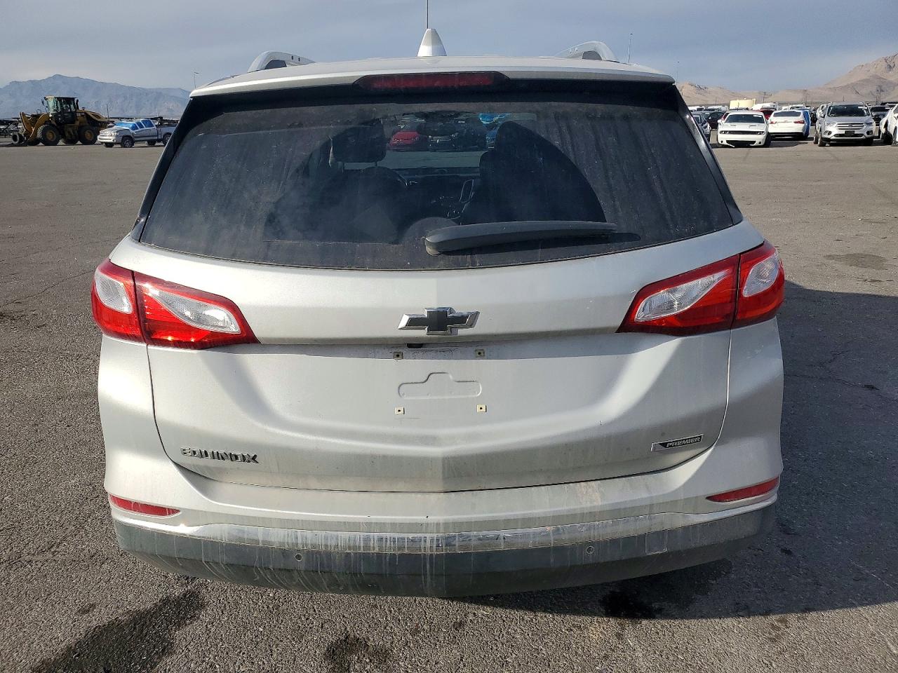 2018 CHEVROLET EQUINOX PREMIER photo 6