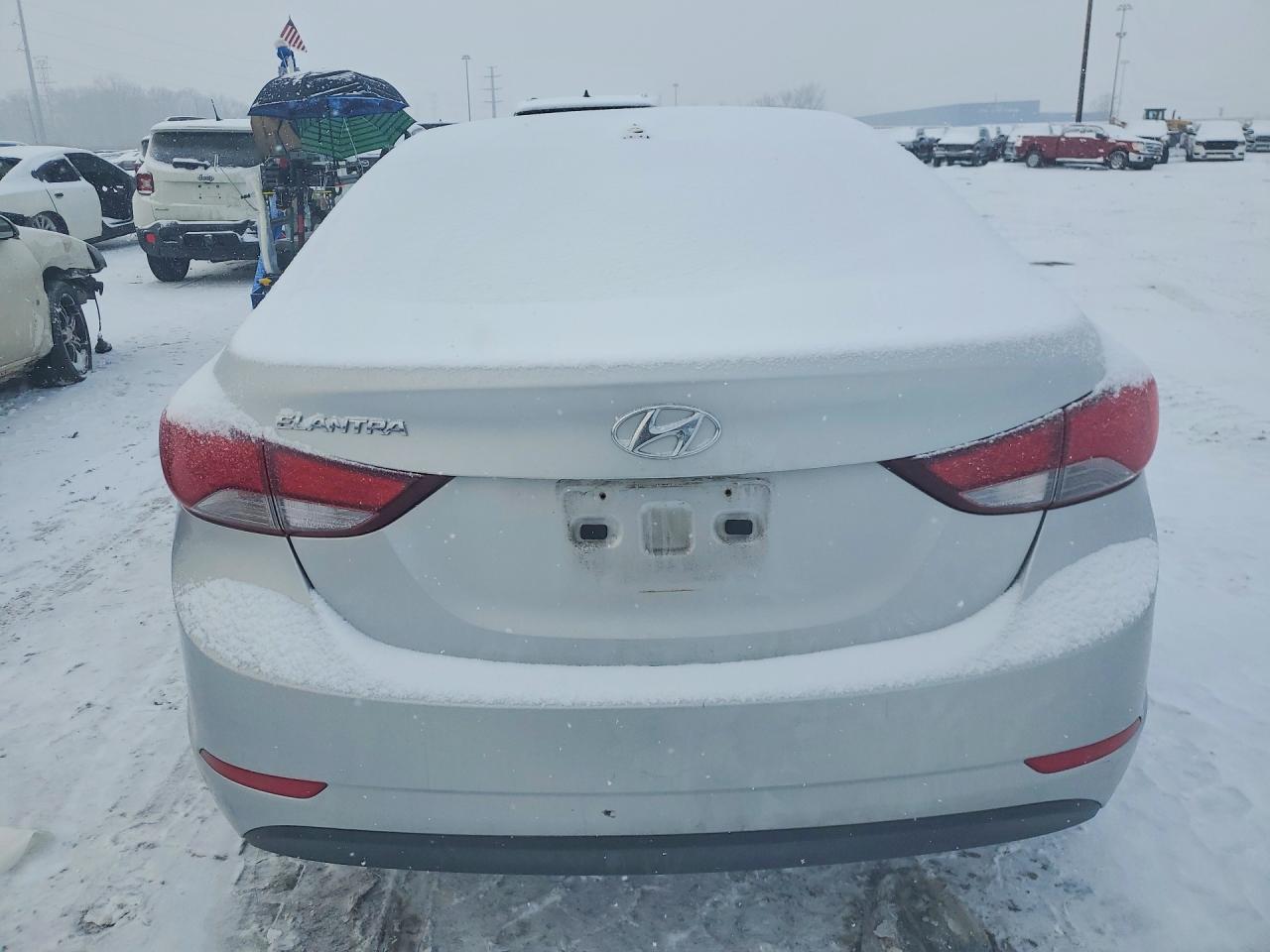 2016 HYUNDAI ELANTRA SE photo 6