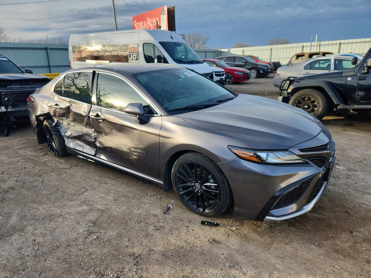 2022 TOYOTA CAMRY XSE photo 4