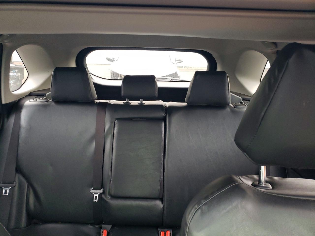 2024 TOYOTA RAV4 XLE photo 19