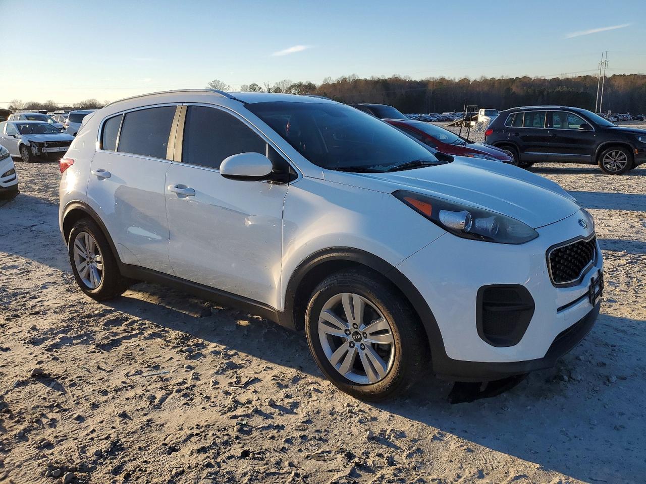 2017 KIA SPORTAGE LX photo 4