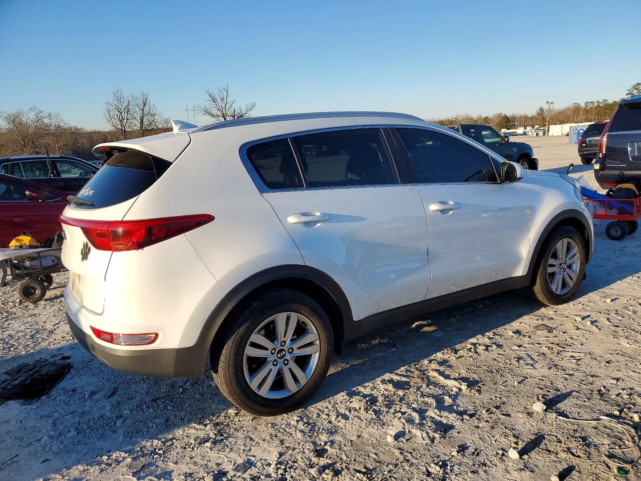 2017 KIA SPORTAGE LX photo 3