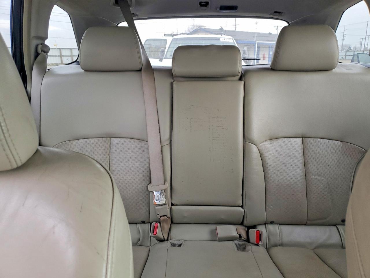 2011 SUBARU OUTBACK 3.6R LIMITED photo 19