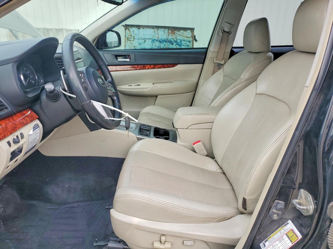 2011 SUBARU OUTBACK 3.6R LIMITED photo 13