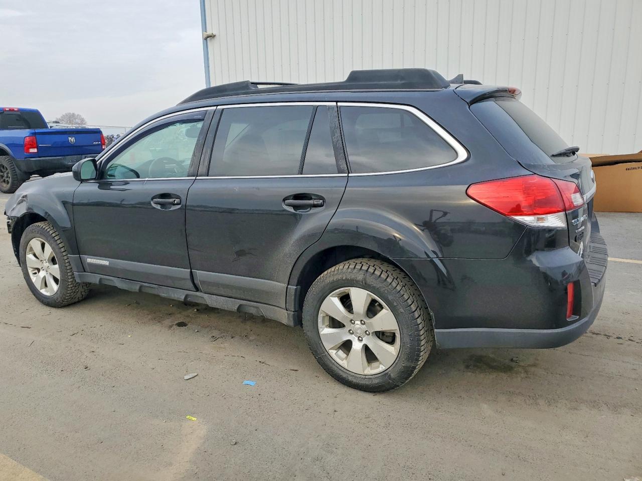 2011 SUBARU OUTBACK 3.6R LIMITED photo 3