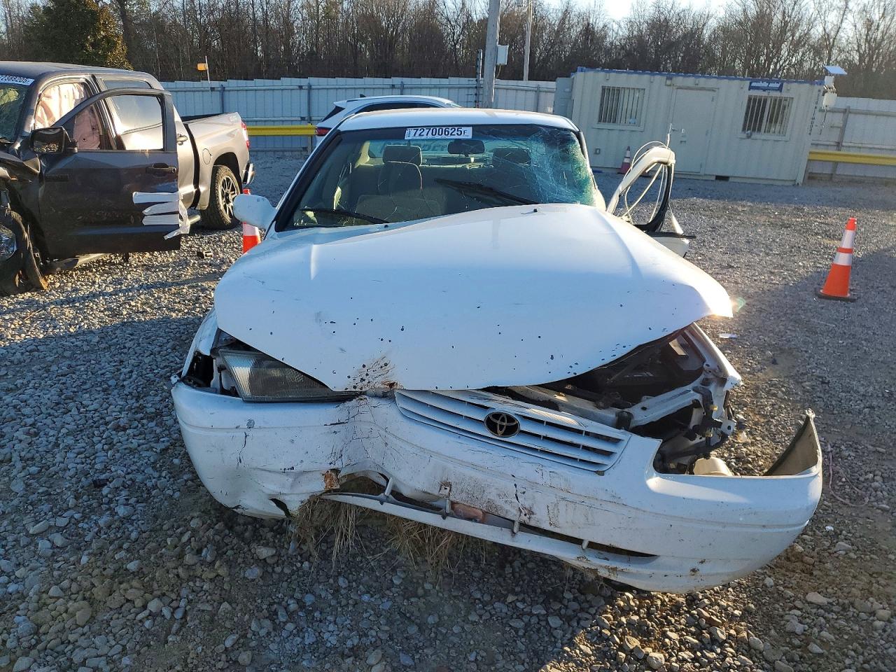 1999 TOYOTA CAMRY CE photo 13