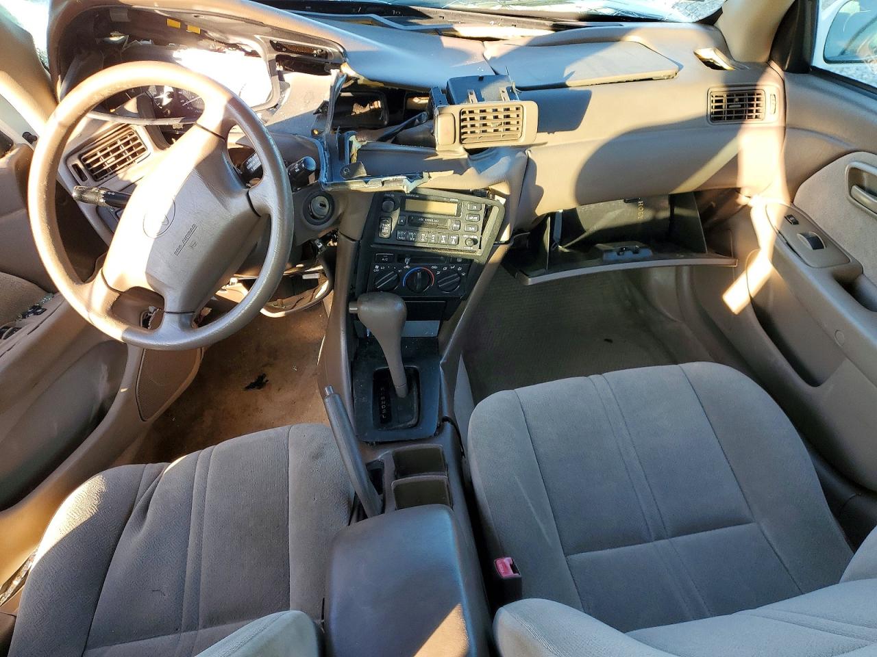 1999 TOYOTA CAMRY CE photo 22