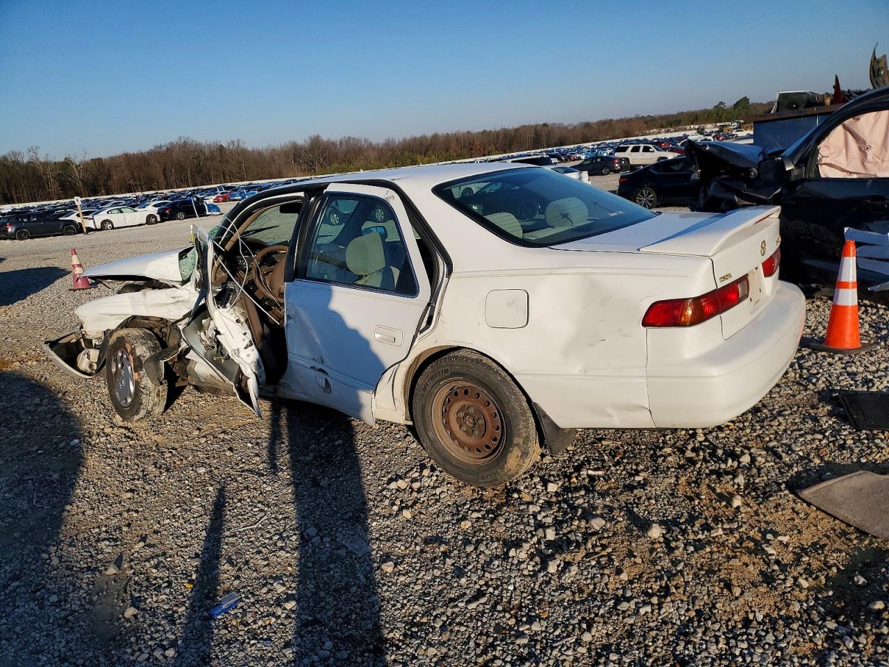 1999 TOYOTA CAMRY CE photo 4