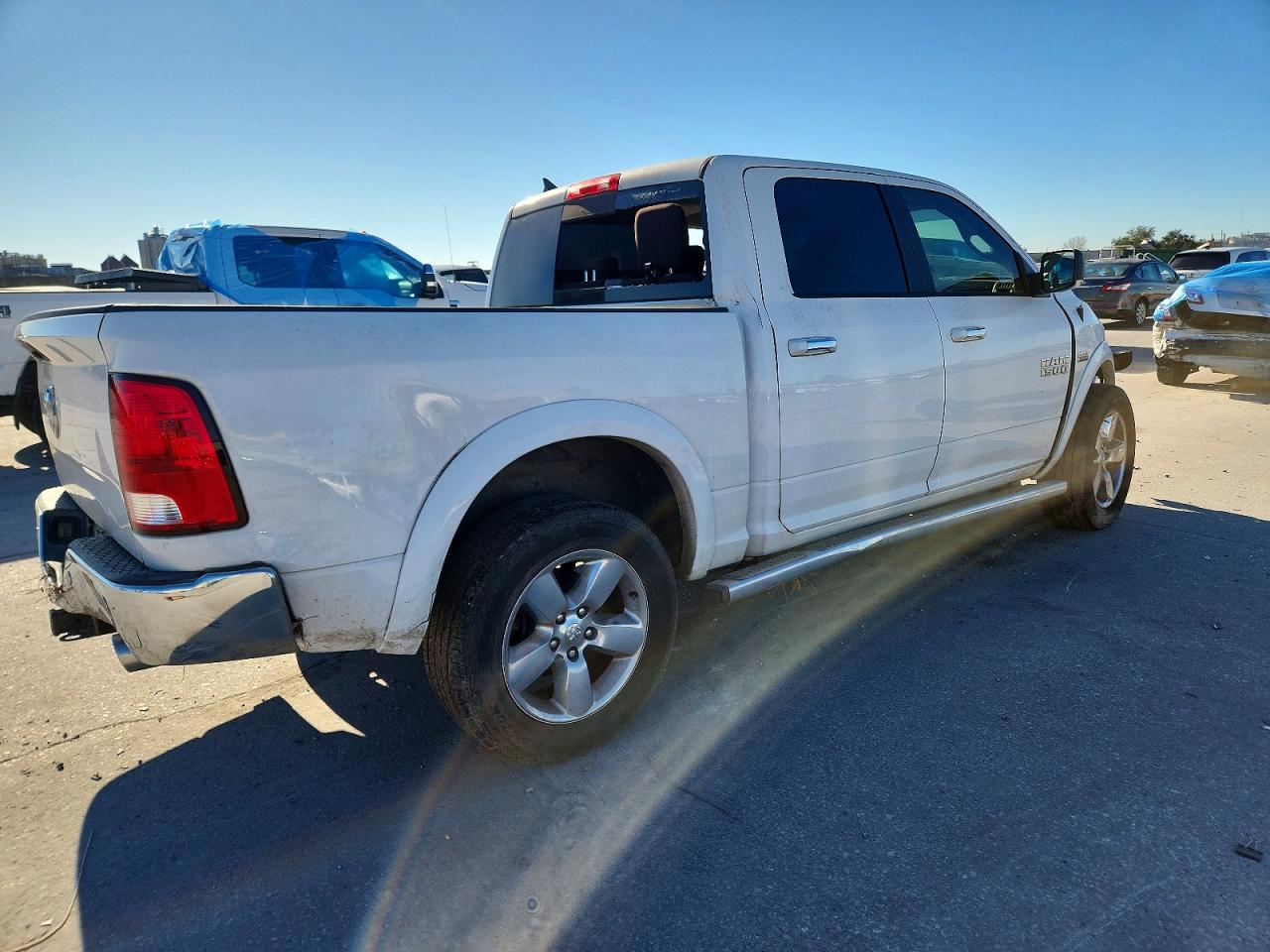 2015 RAM 1500 SLT photo 5