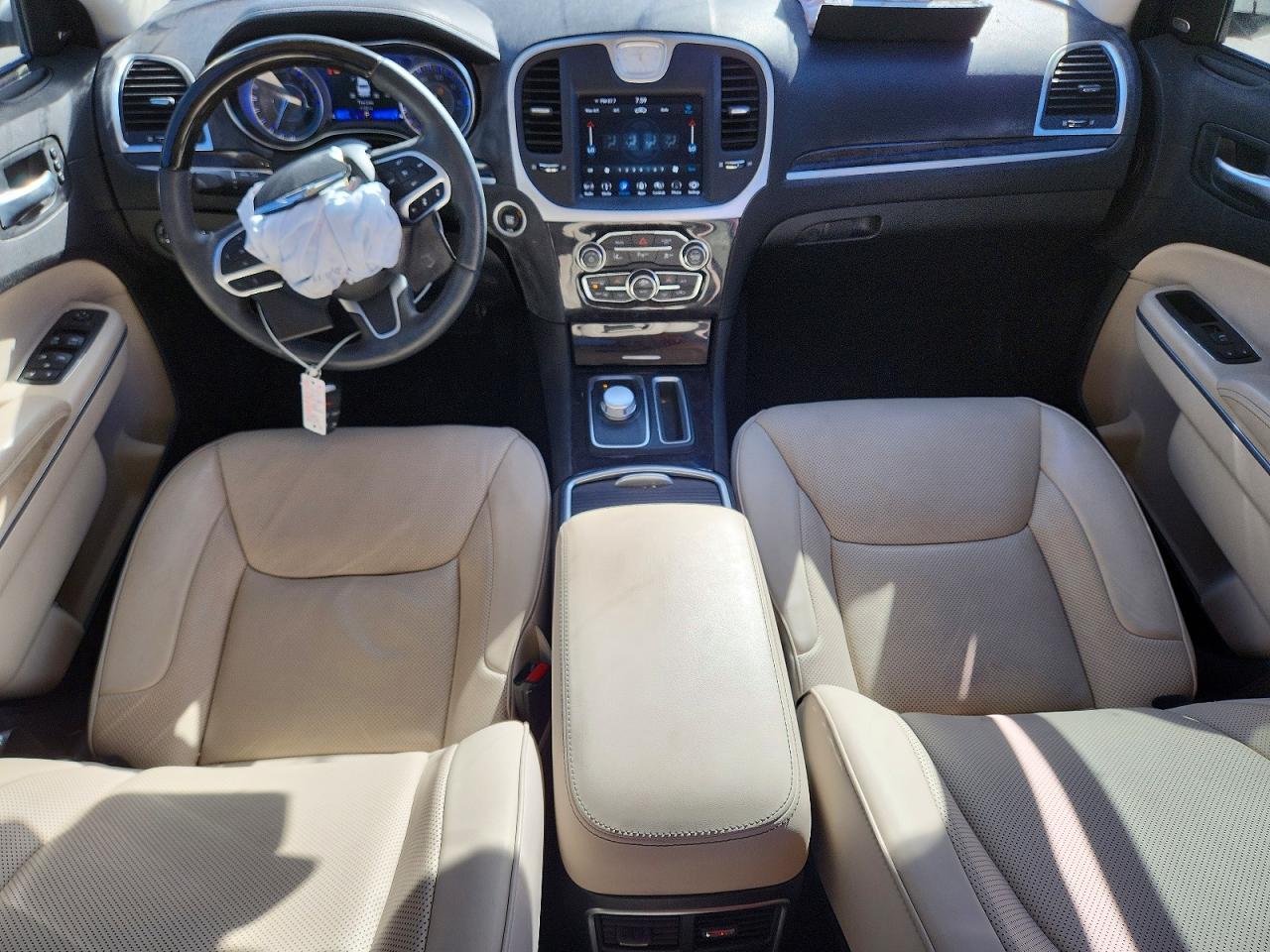 2019 CHRYSLER 300 LIMITED photo 8