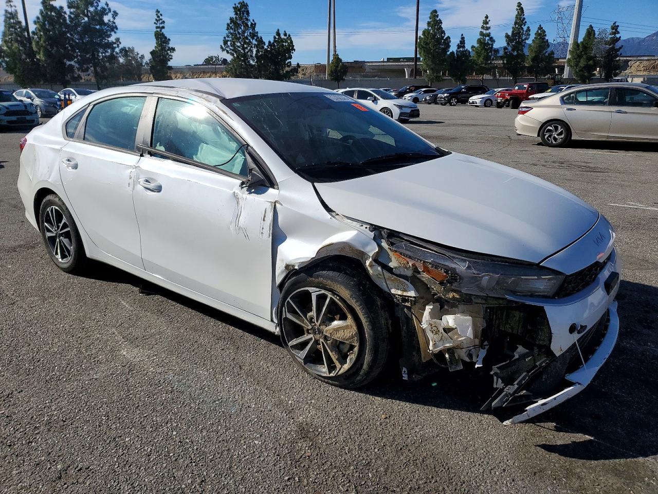 2024 KIA FORTE LXS photo 4
