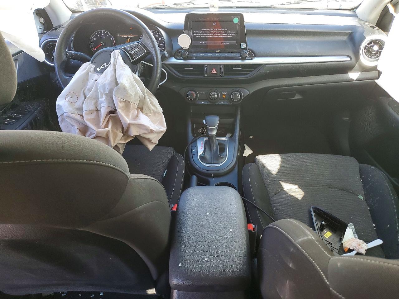 2024 KIA FORTE LXS photo 8