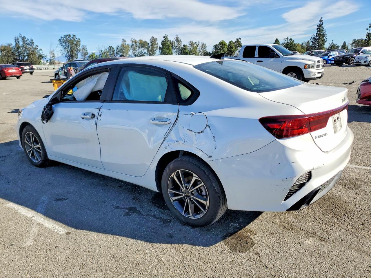 2024 KIA FORTE LXS photo 2