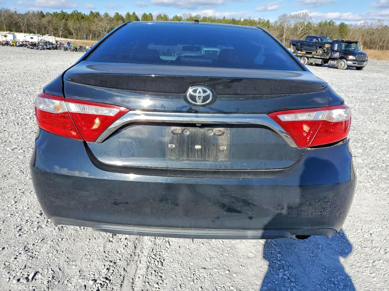2015 TOYOTA CAMRY LE photo 11