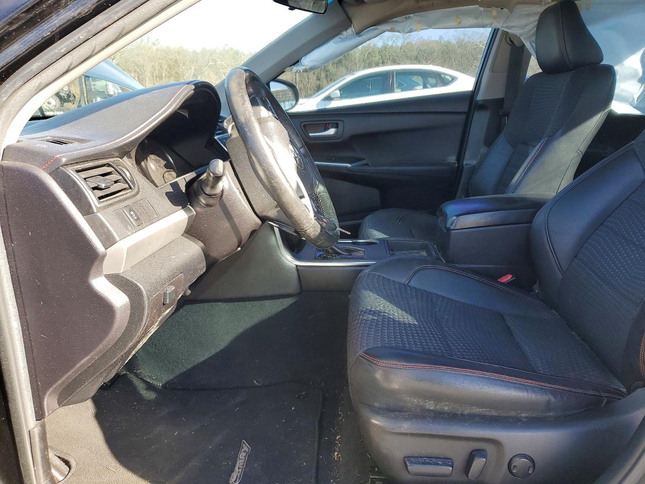 2015 TOYOTA CAMRY LE photo 13