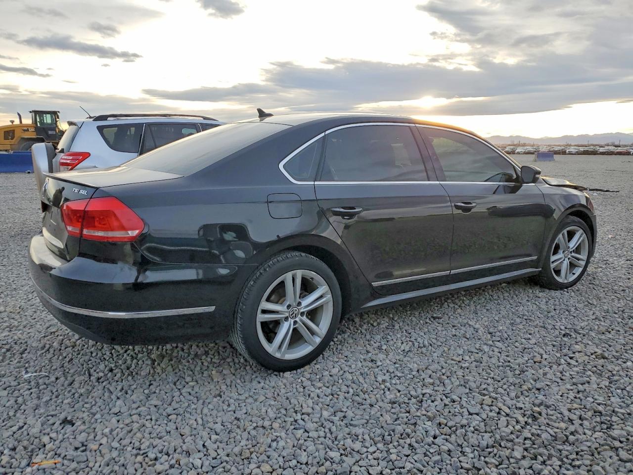 2014 VOLKSWAGEN PASSAT SEL photo 3