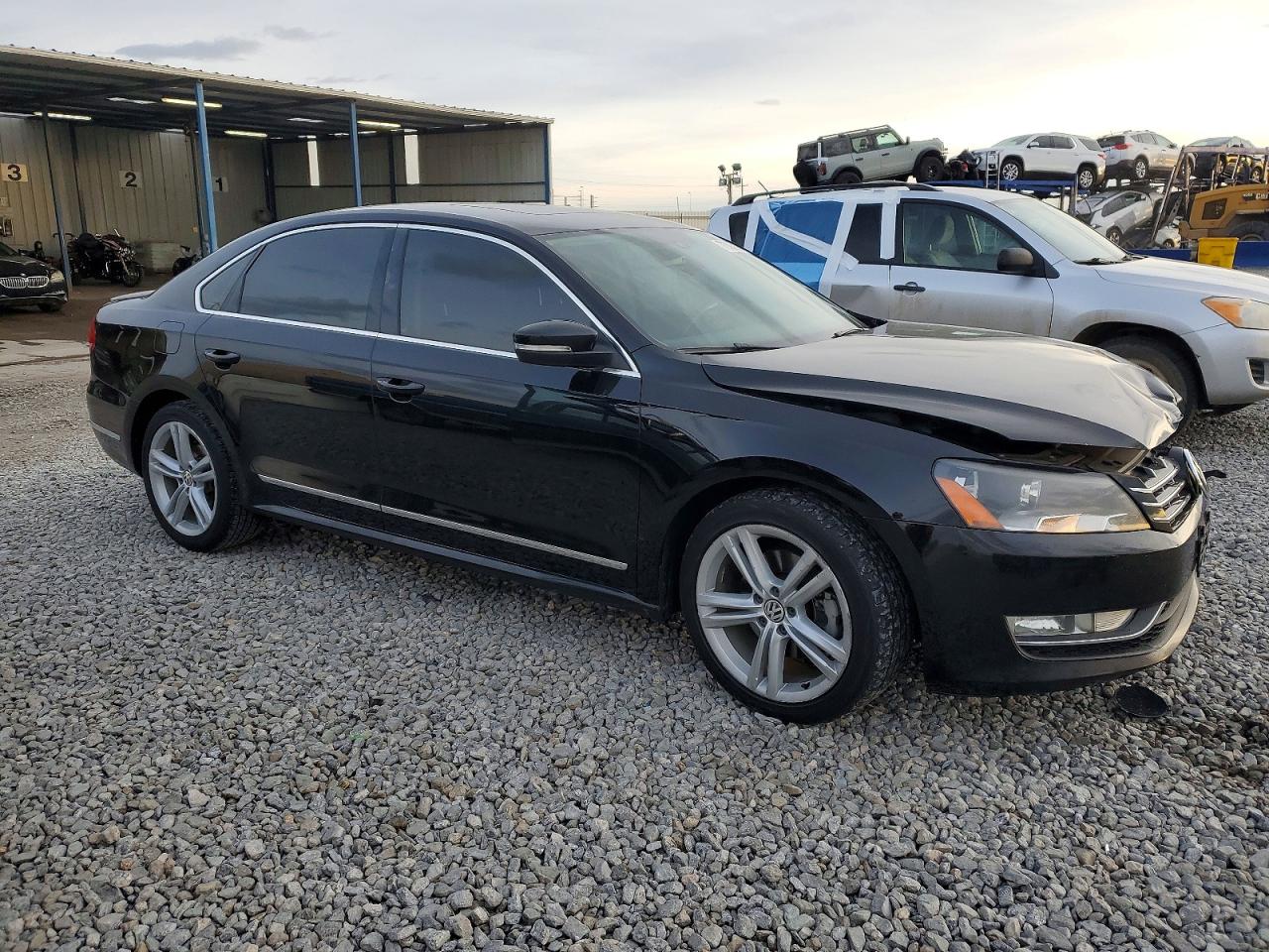 2014 VOLKSWAGEN PASSAT SEL photo 4