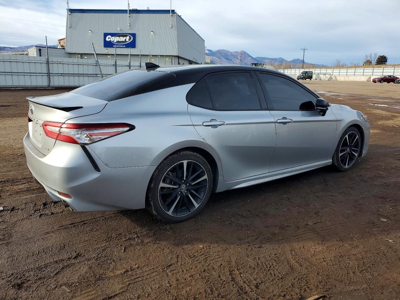 2018 TOYOTA CAMRY XSE photo 7