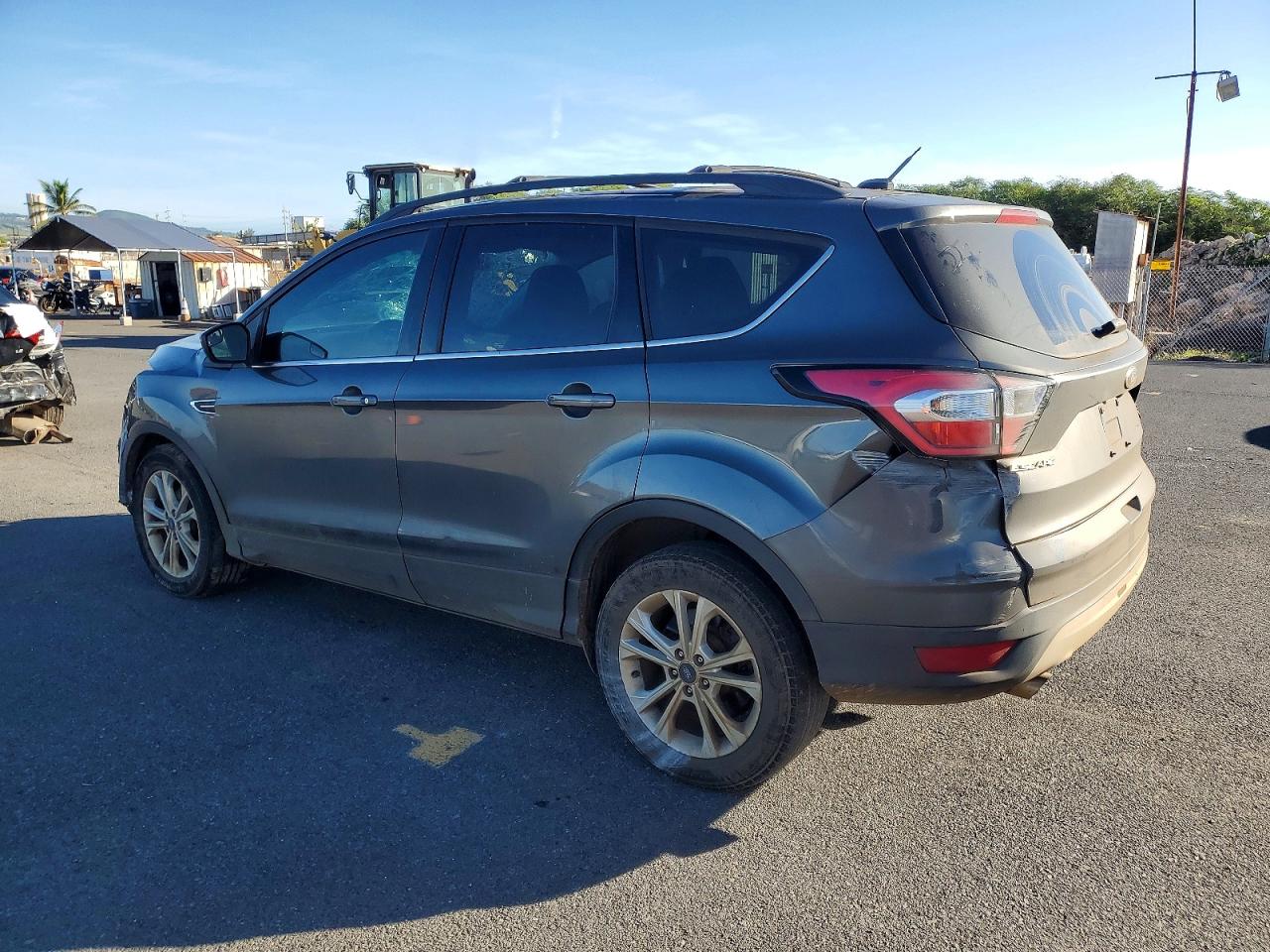 2017 FORD ESCAPE SE photo 4