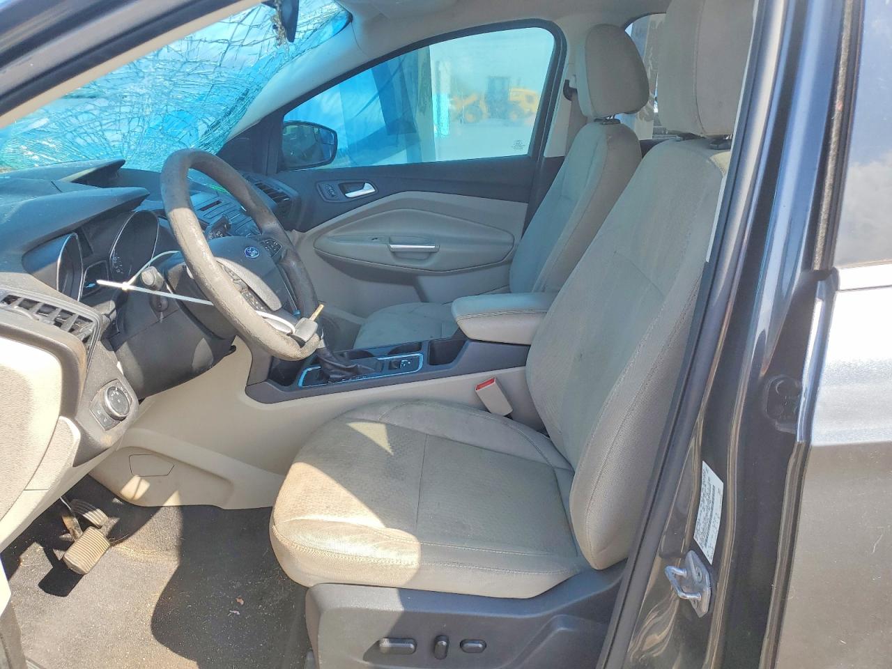 2017 FORD ESCAPE SE photo 19