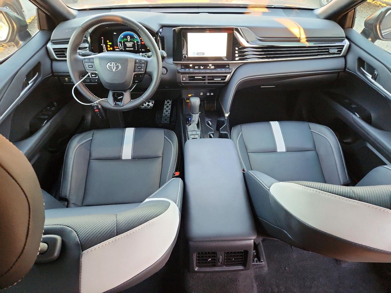 2025 TOYOTA CAMRY SE photo 15
