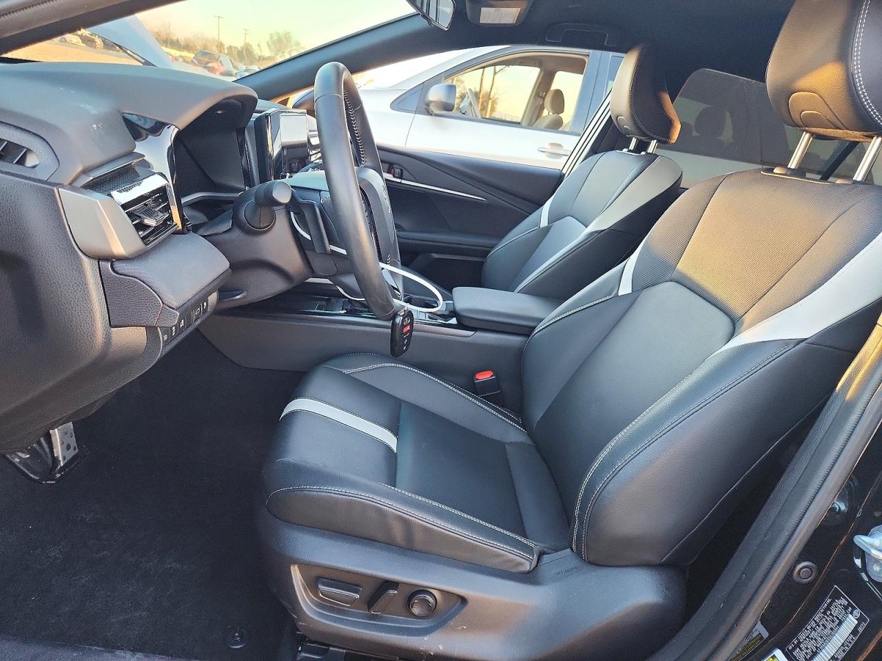 2025 TOYOTA CAMRY SE photo 13