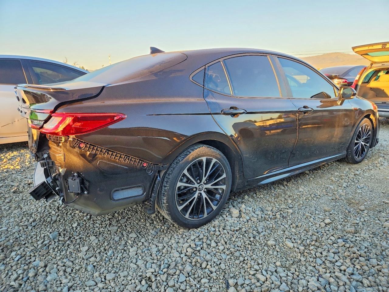 2025 TOYOTA CAMRY SE photo 5