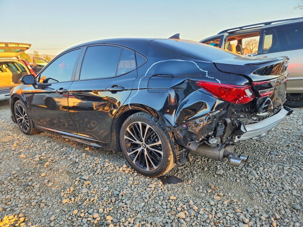 2025 TOYOTA CAMRY SE photo 3