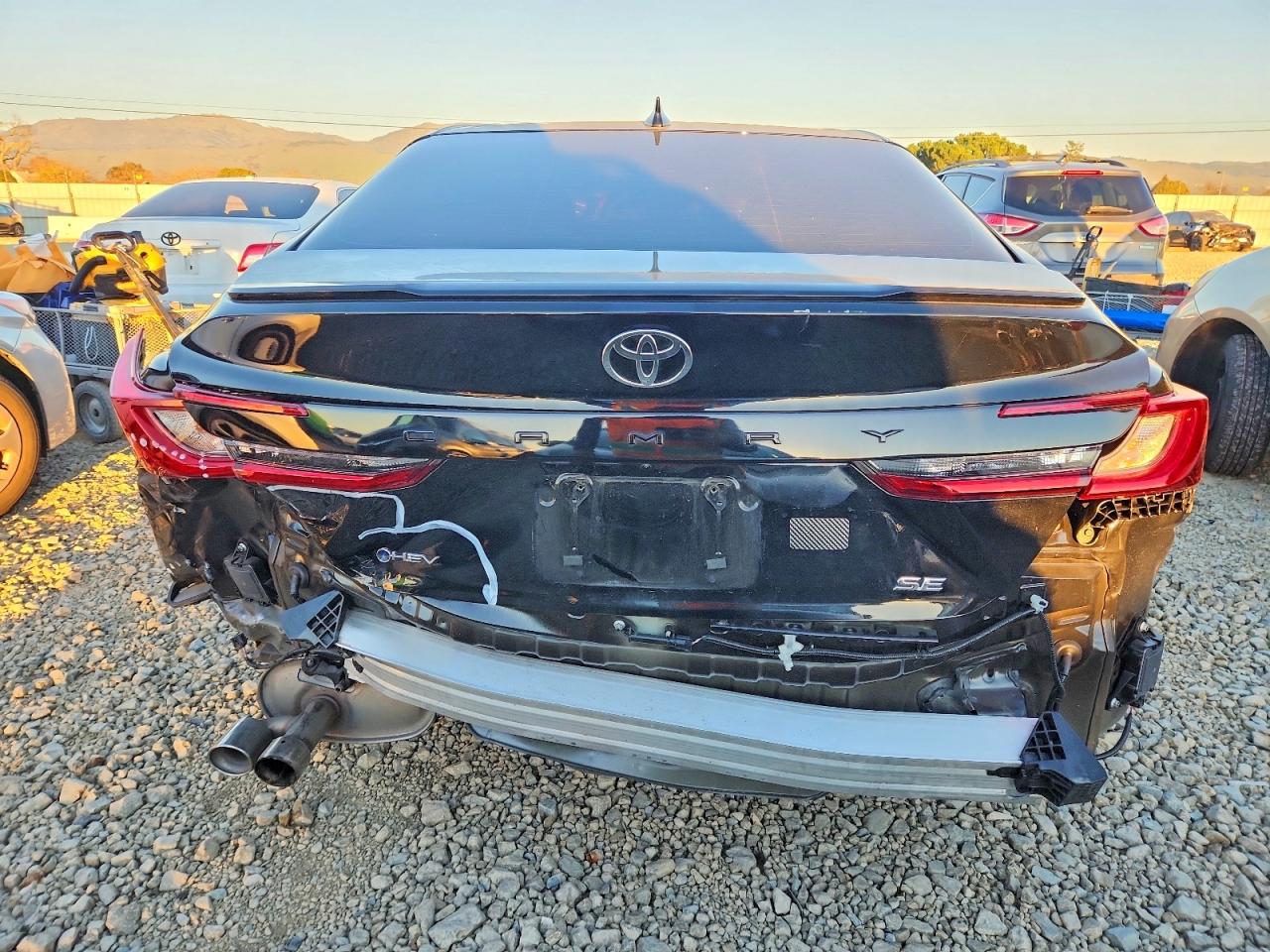 2025 TOYOTA CAMRY SE photo 11