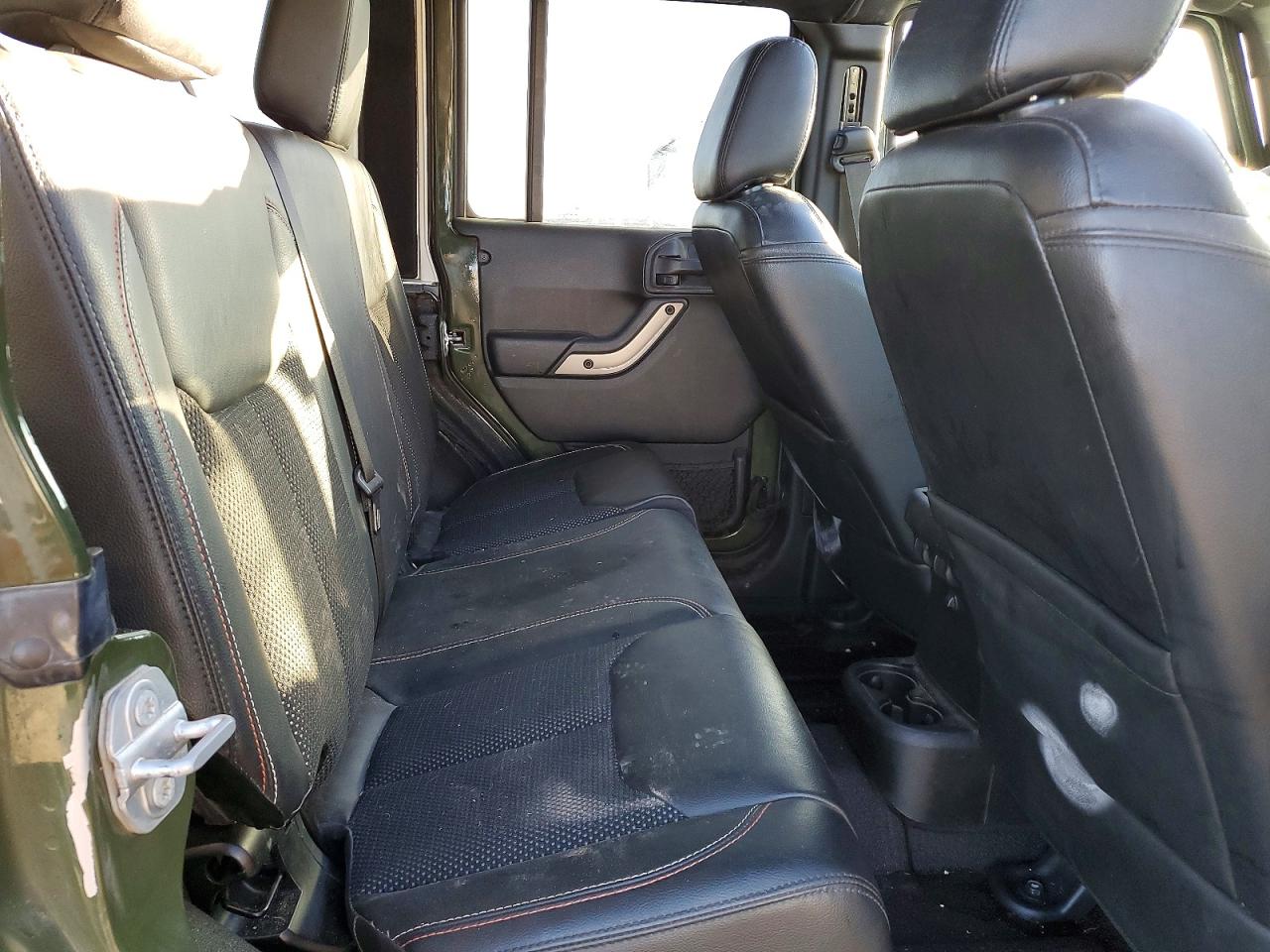 2016 JEEP WRANGLER UNLIMITED SAHARA photo 31