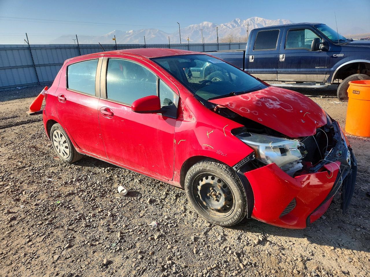2015 TOYOTA YARIS photo 4