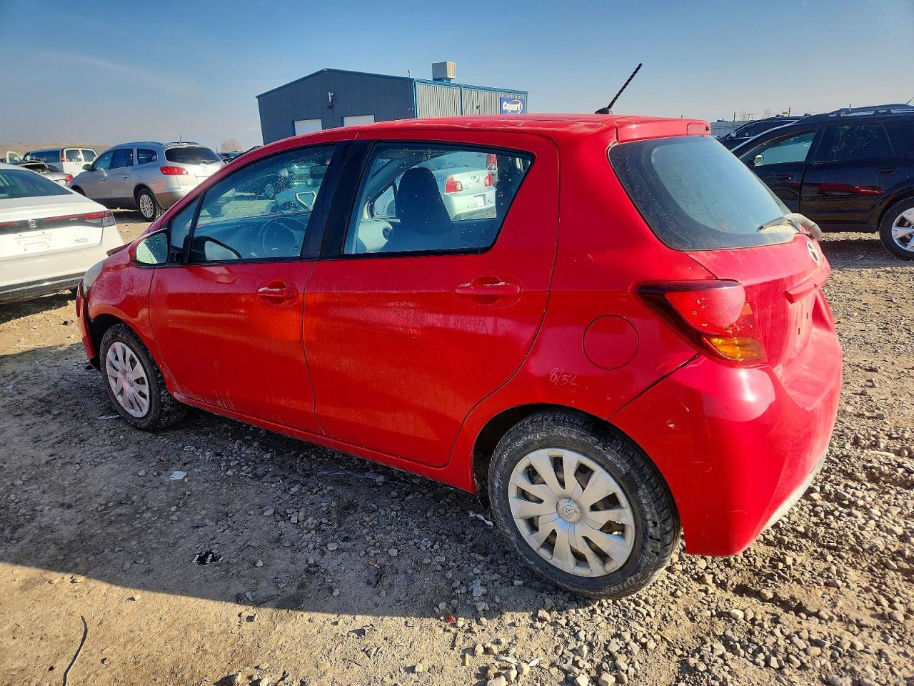 2015 TOYOTA YARIS photo 2