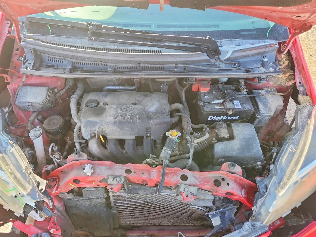 2015 TOYOTA YARIS photo 11