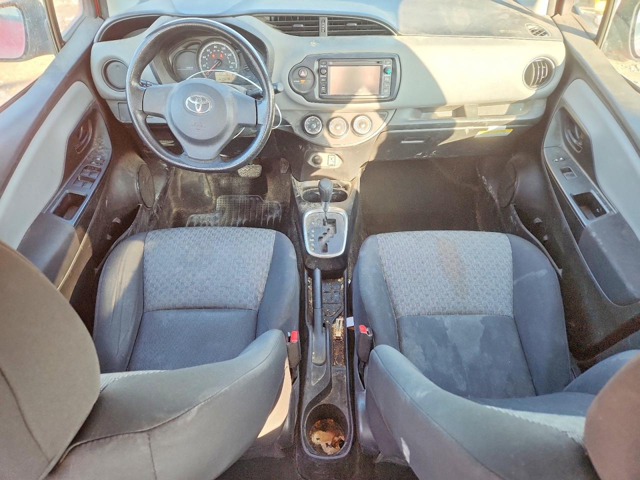 2015 TOYOTA YARIS photo 8