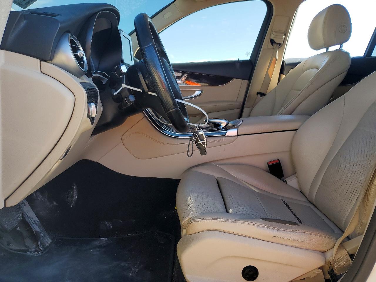 2016 MERCEDES-BENZ GLC 300 photo 13