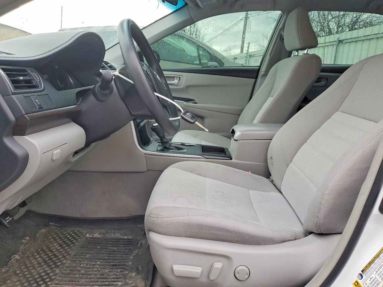 2017 TOYOTA CAMRY LE photo 7