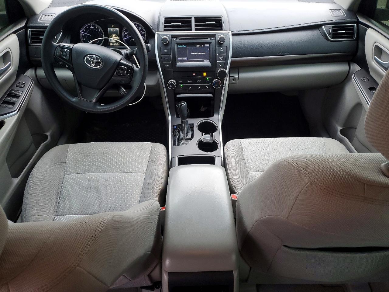 2017 TOYOTA CAMRY LE photo 8