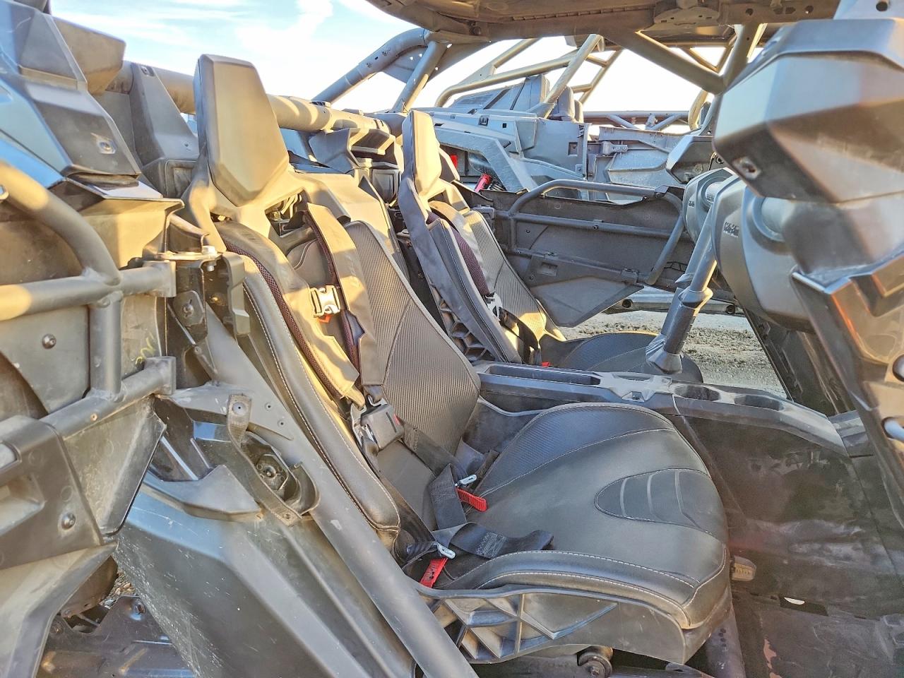 2025 CAN-AM MAVERICK X3 UTILITY VEHICLE photo 6