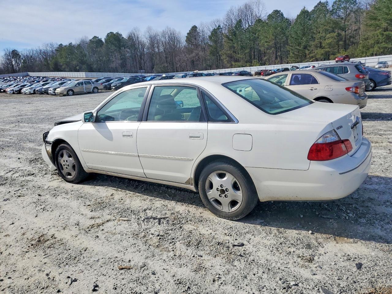 2004 TOYOTA AVALON XL photo 3
