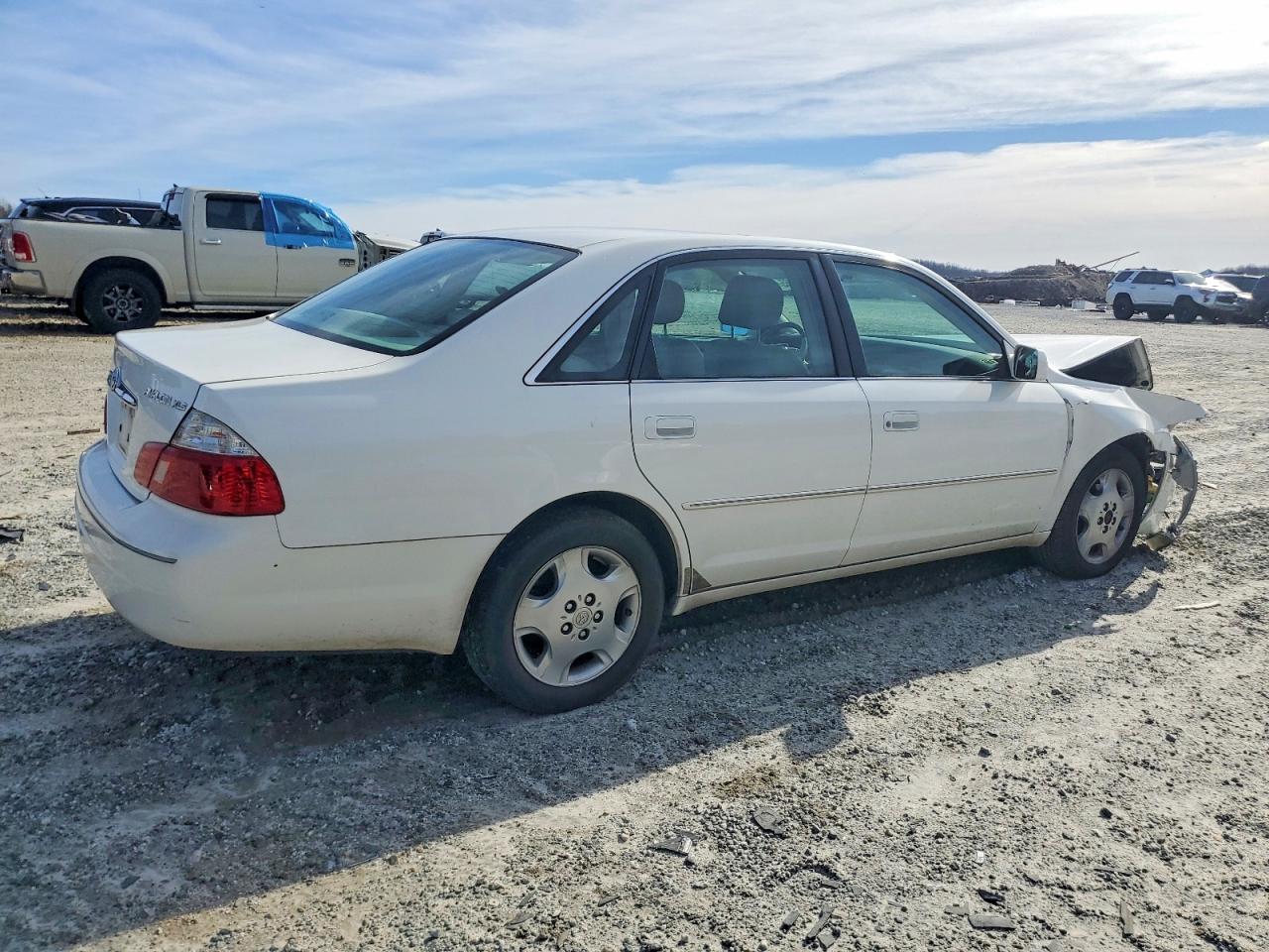 2004 TOYOTA AVALON XL photo 5