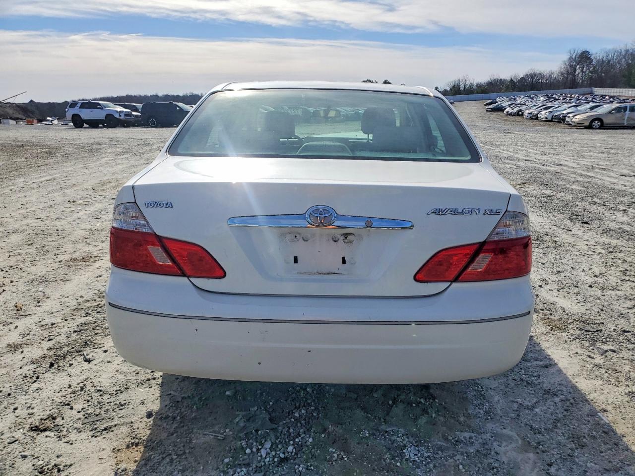 2004 TOYOTA AVALON XL photo 11