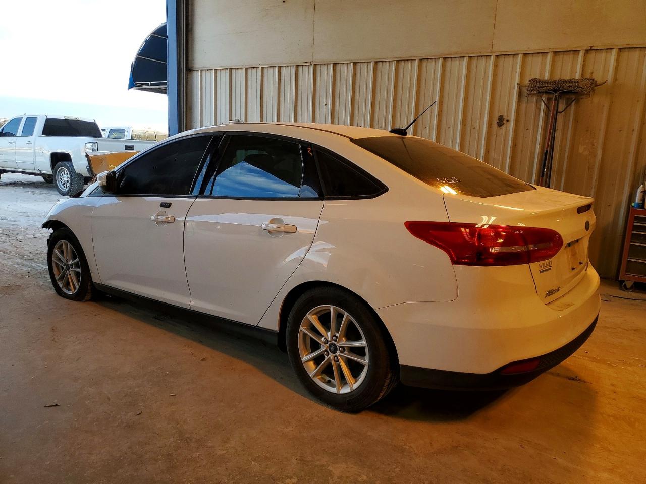 2015 FORD FOCUS SE photo 2