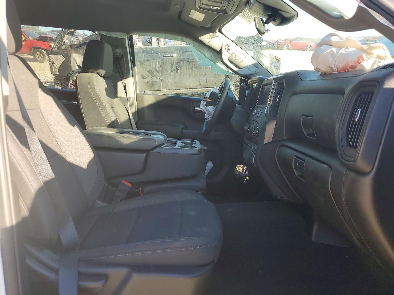 2025 CHEVROLET SILVERADO C1500 CUSTOM photo 19