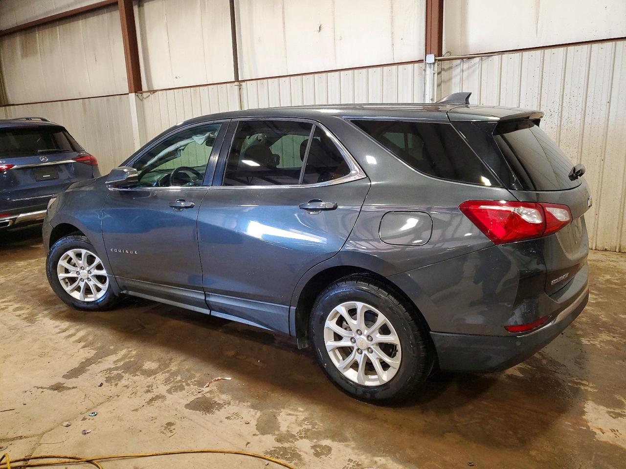 2018 CHEVROLET EQUINOX LT photo 3