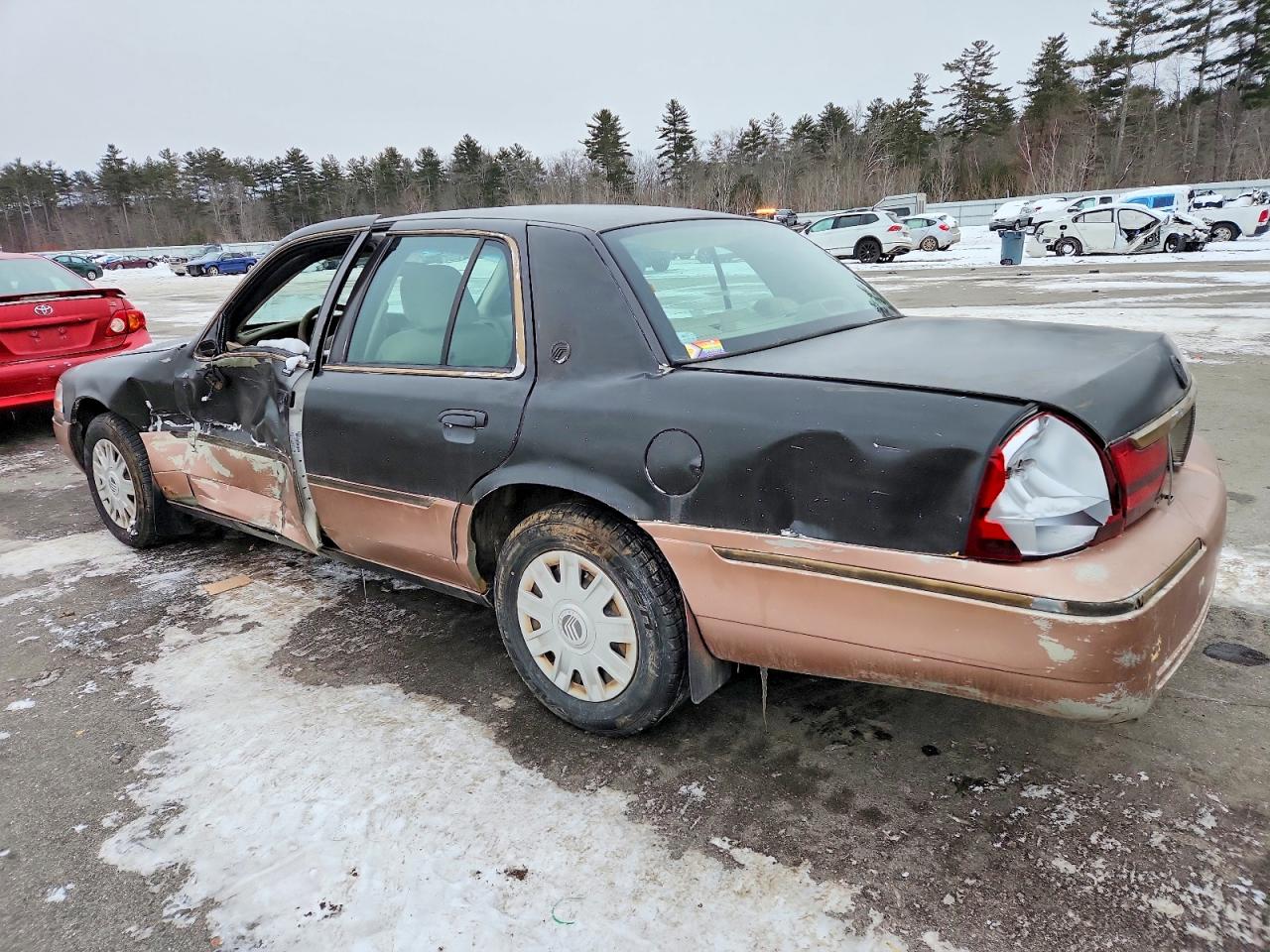 2004 MERCURY GRAND MARQUIS photo 2