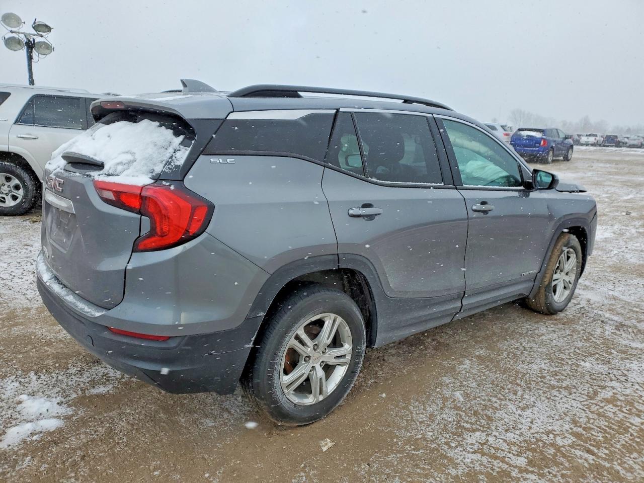 2018 GMC TERRAIN SLE photo 3