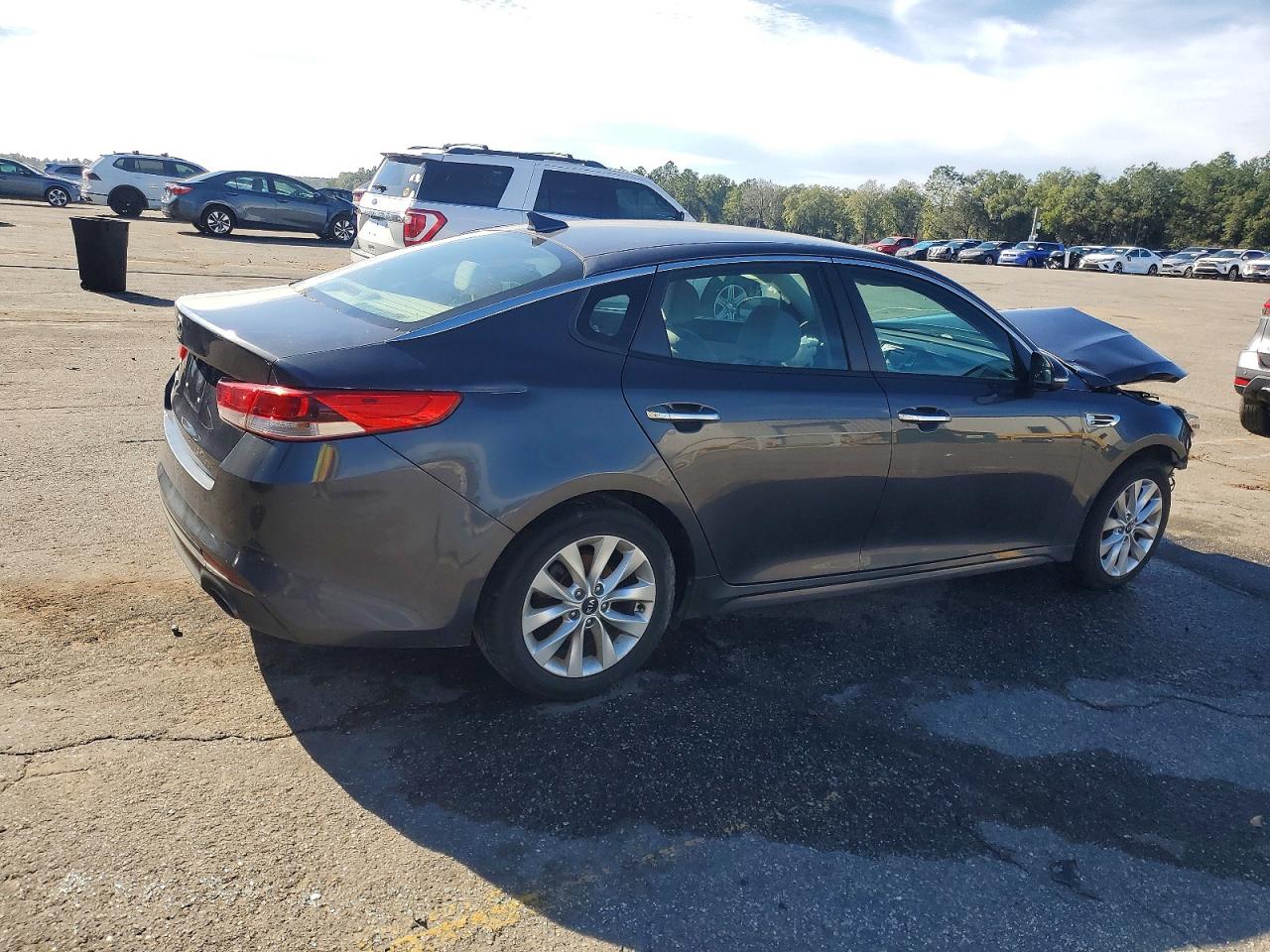 2017 KIA OPTIMA LX photo 5