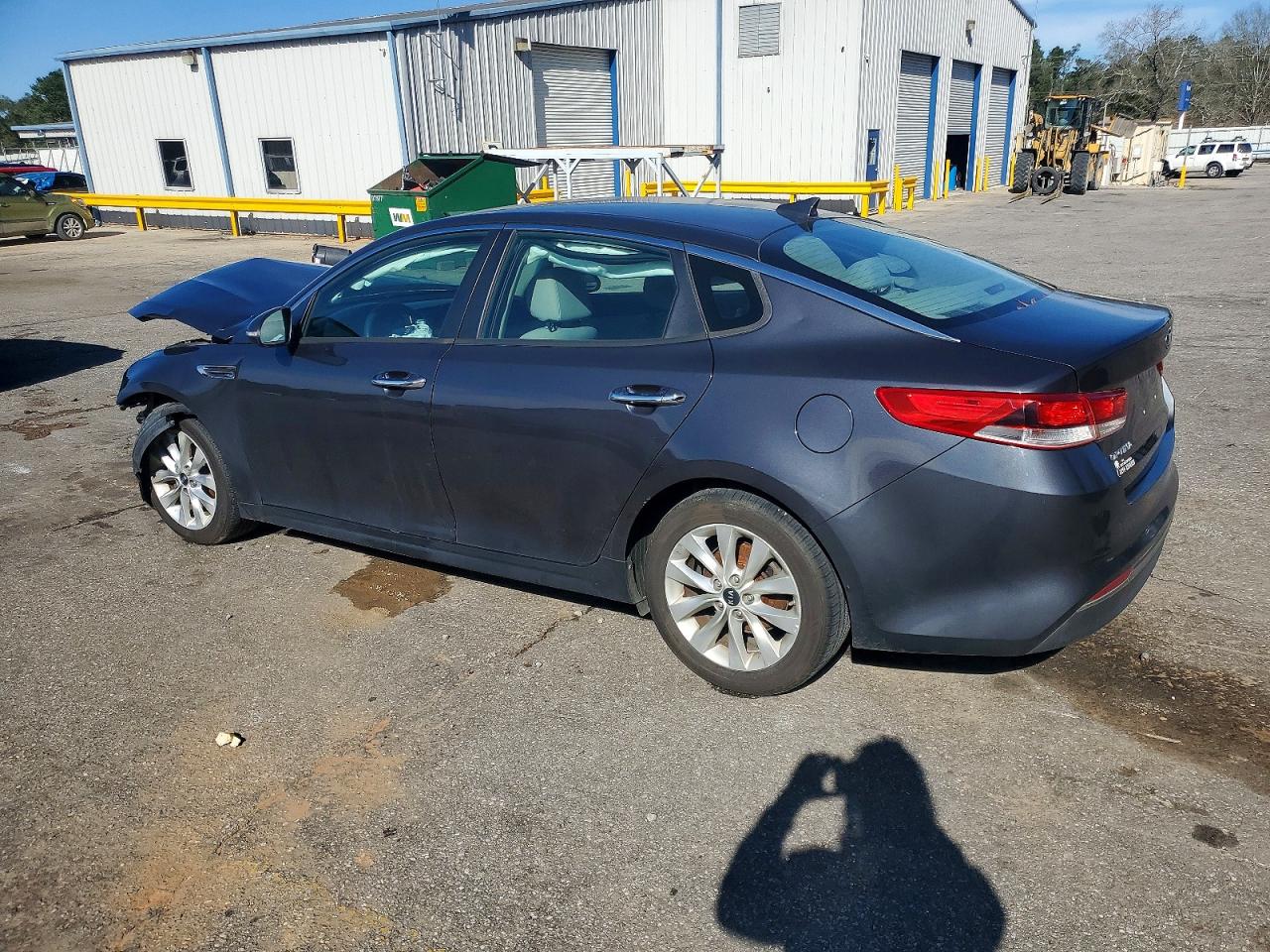 2017 KIA OPTIMA LX photo 3