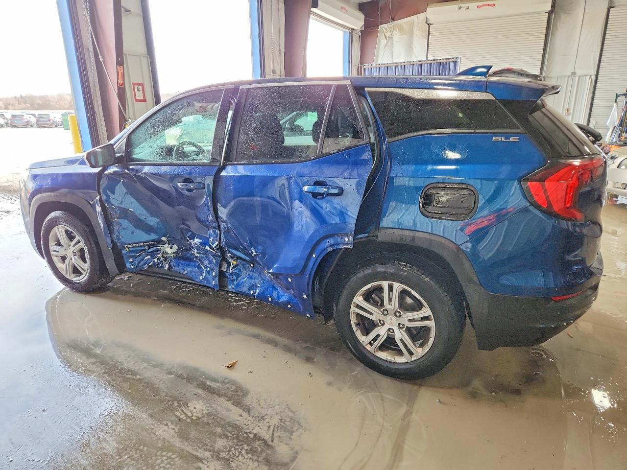 2019 GMC TERRAIN SLE photo 3
